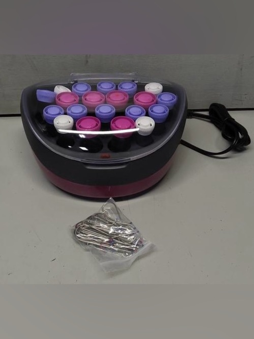 Remington Ionic Conditioning Heated Styling Set w/ 20 Velvety Rollers & J clips - Picture 2 of 5